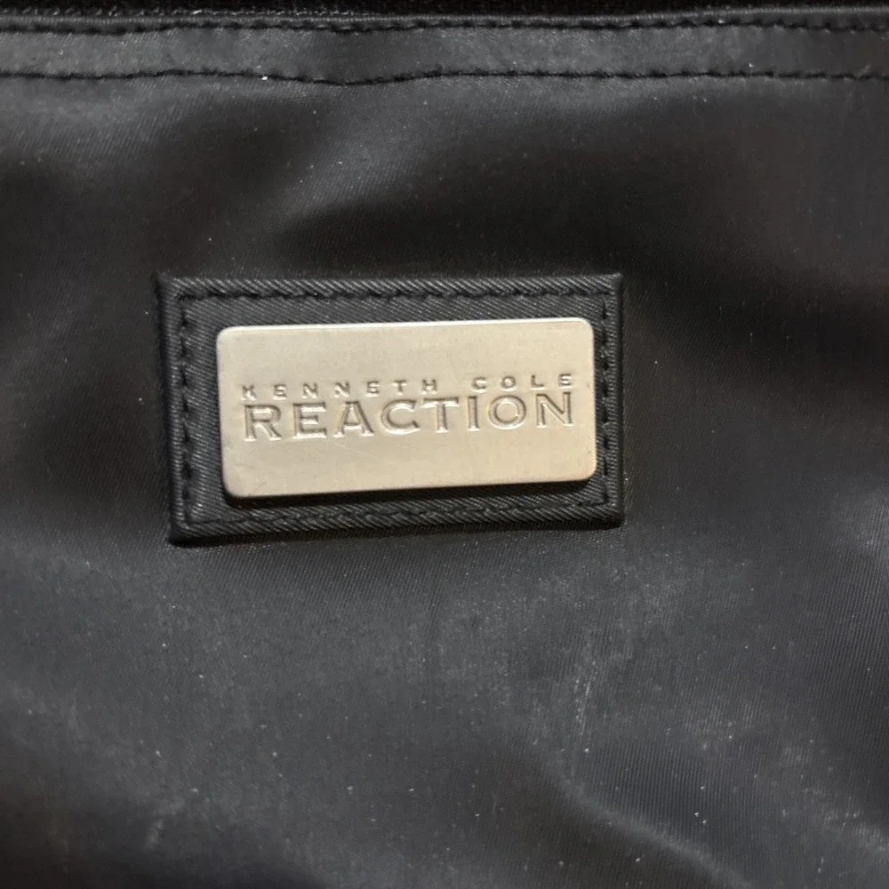 Kenneth Cole Reaction Black Duffel Overnight Travel Bag With Shoulder Strap Blk